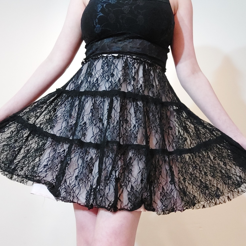 90s-2000s Flowy Lace Mini Skirt - Picture 3 of 4